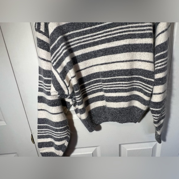 IB Diffusion Sweater Women L Gray White Silk Angora Rabbit Lamb Turtleneck Crop - Picture 3 of 11